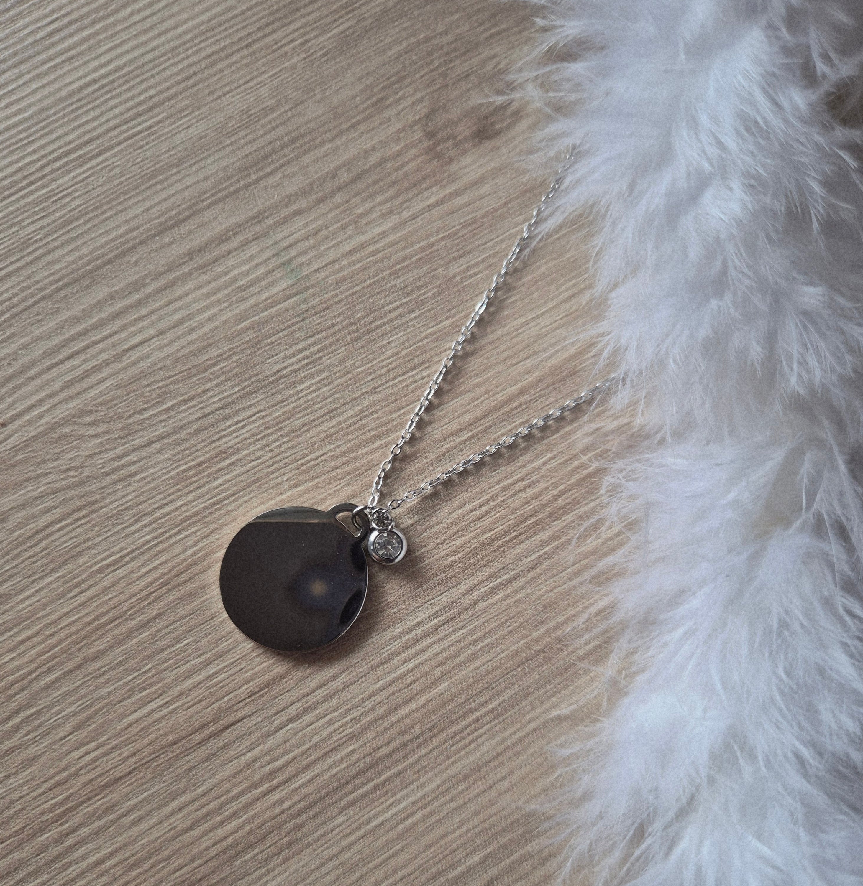Collier avec pendentif strass avec Gravure Personnalisée