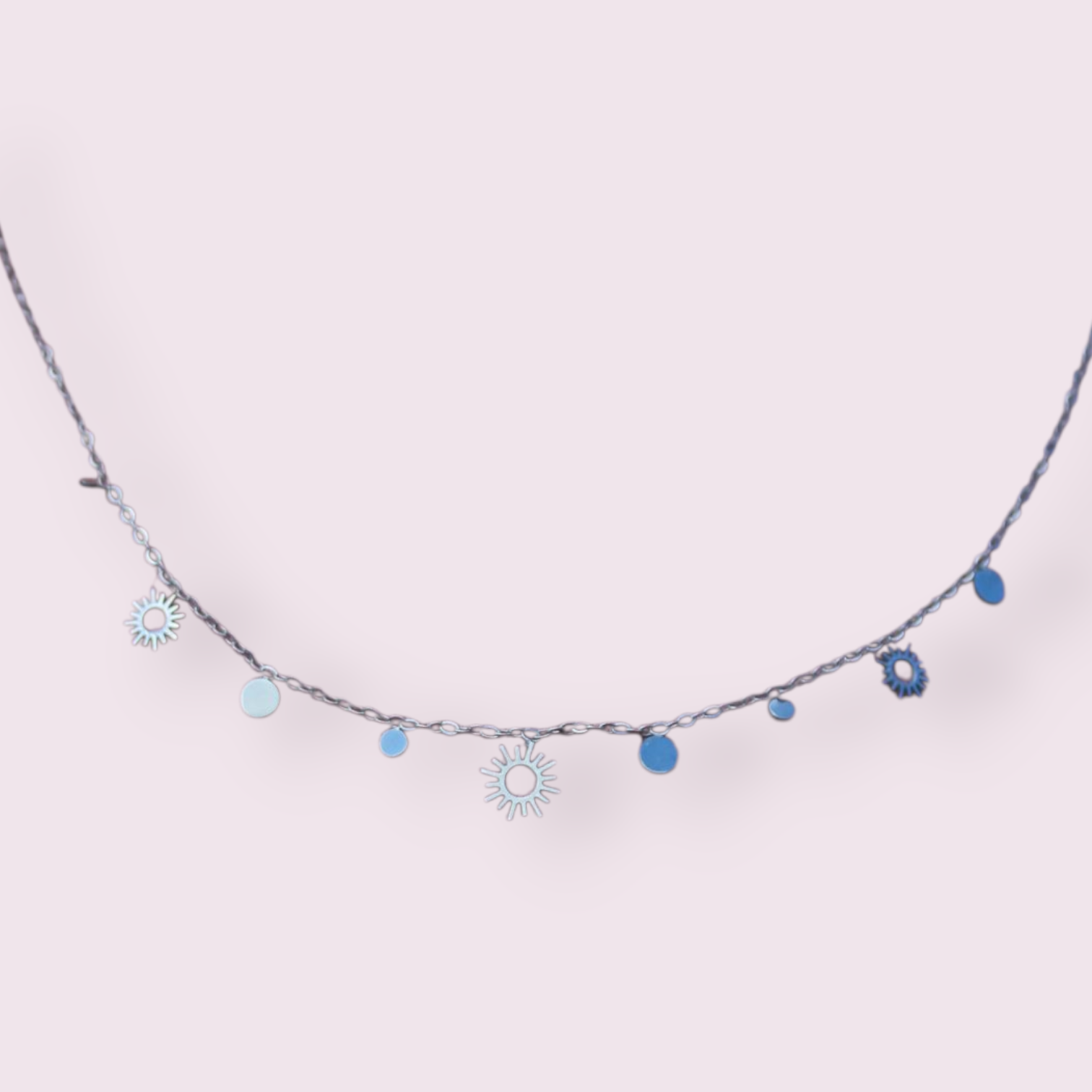Collier Laura